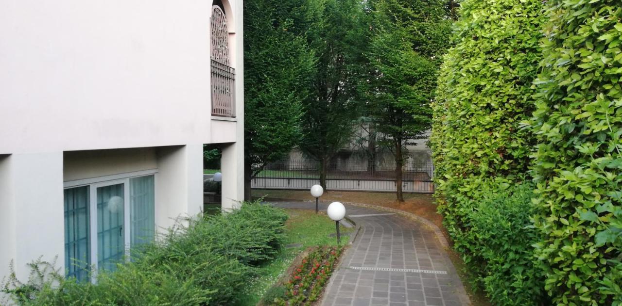 Casa Vacanze La Mela Monza Exterior photo